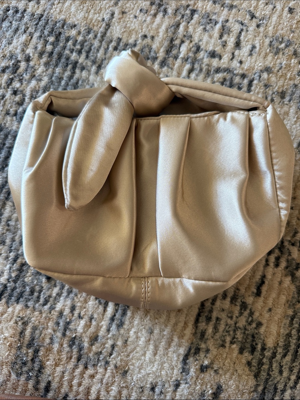Lulus Knot-Top Women's Clutch in Champagne
